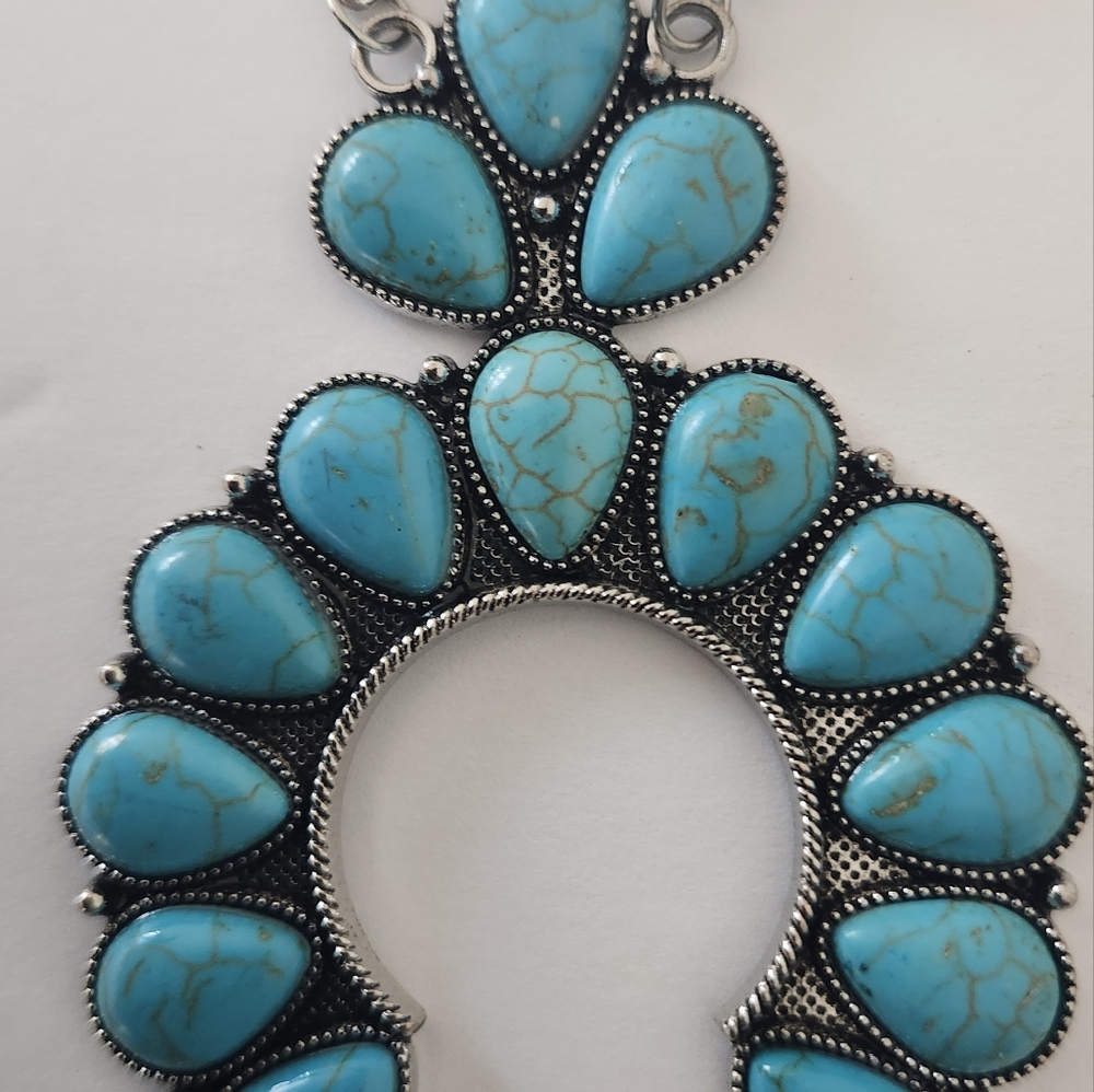 Necklace - Picture 2 of 2